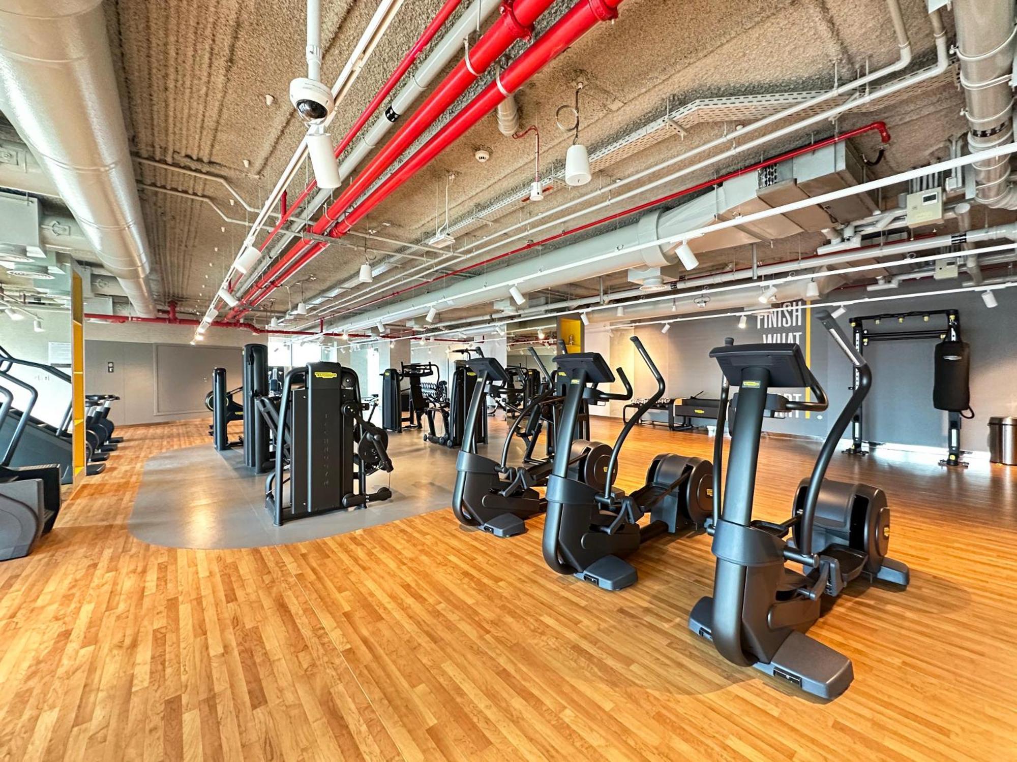 Mall Connected! Amazing Burj Khalifa View! Excellent Pool & Gym Access! دبي